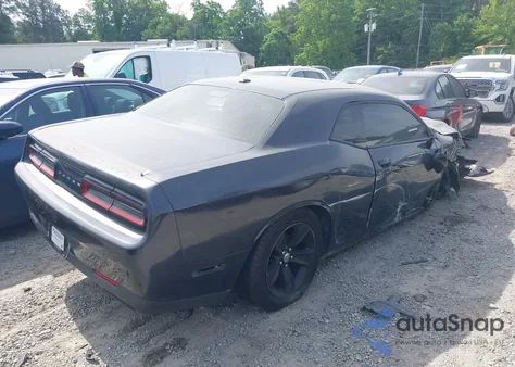 2017 Dodge Challenger Sxt z USA, uszkodzony, nr VIN 2C3CDZAG9HH550245